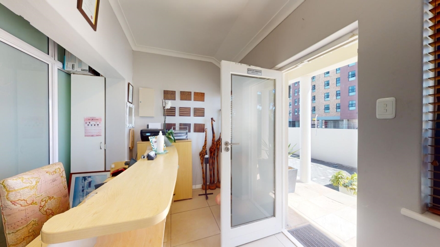 10 Bedroom Property for Sale in Summerstrand Eastern Cape